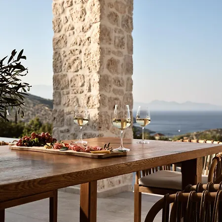 Veda Luxury With Infinity Pool, Jacuzzi And Outdoor Stone Bath Villa