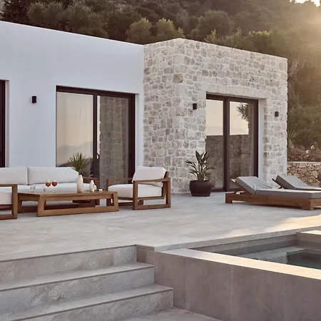 Veda Luxury With Infinity Pool, Jacuzzi And Outdoor Stone Bath Villa *
